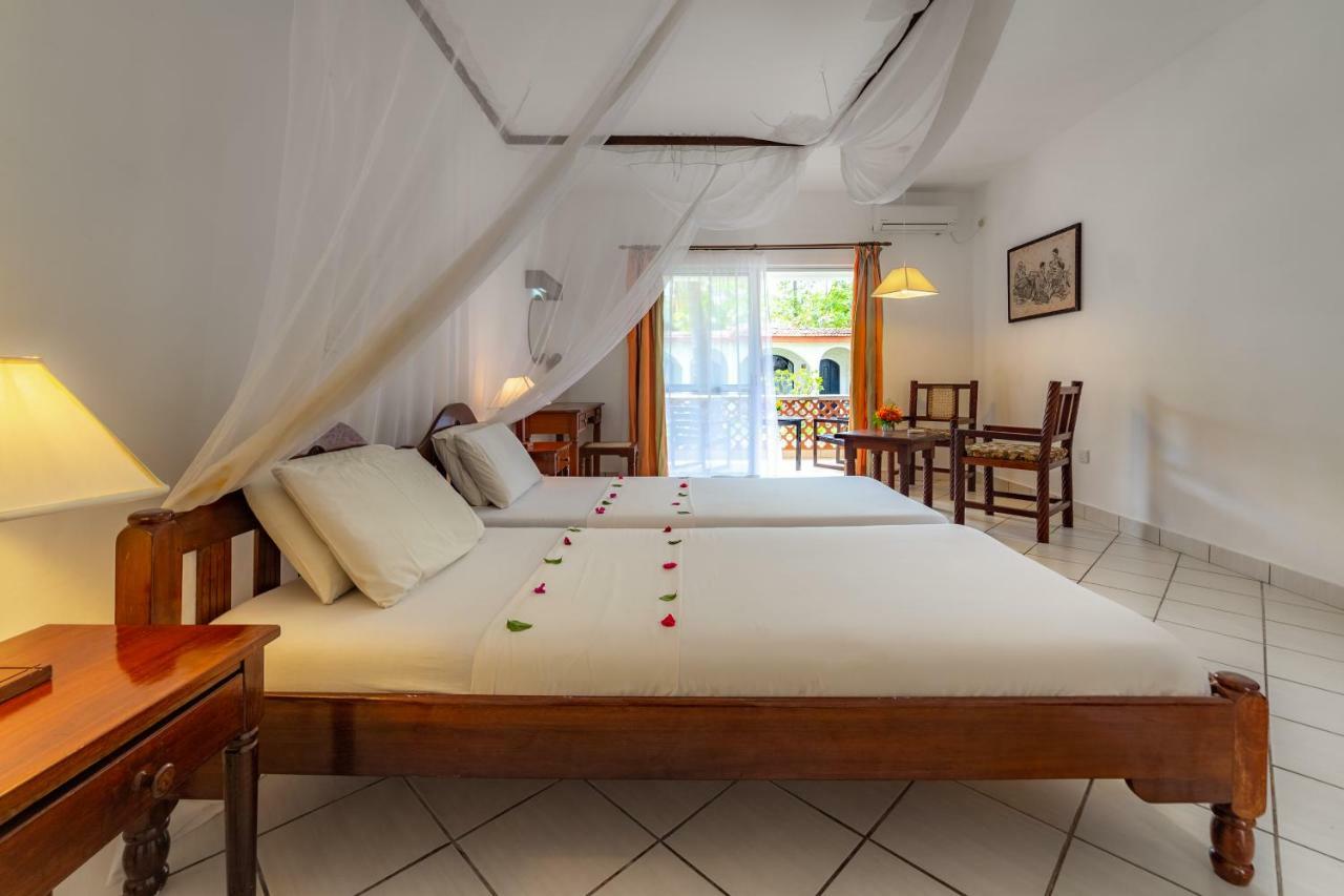 Diani Sea Lodge Диани-Бич Экстерьер фото