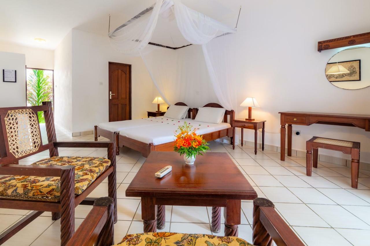 Diani Sea Lodge Диани-Бич Экстерьер фото